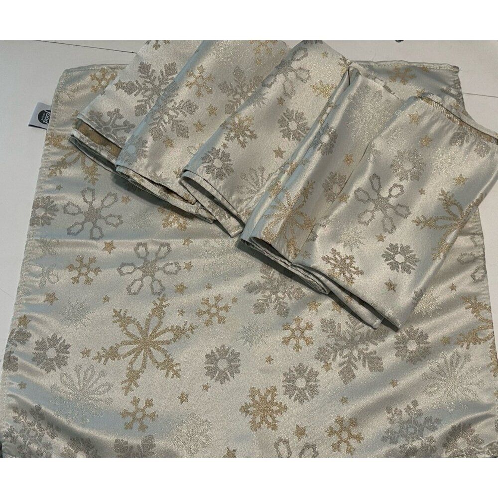 6- 20” Food Network Damask cloth napkins Dinner Party Gold Silver Snowflakes